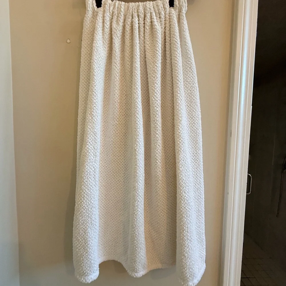Elegant White one size Velcro towel dress